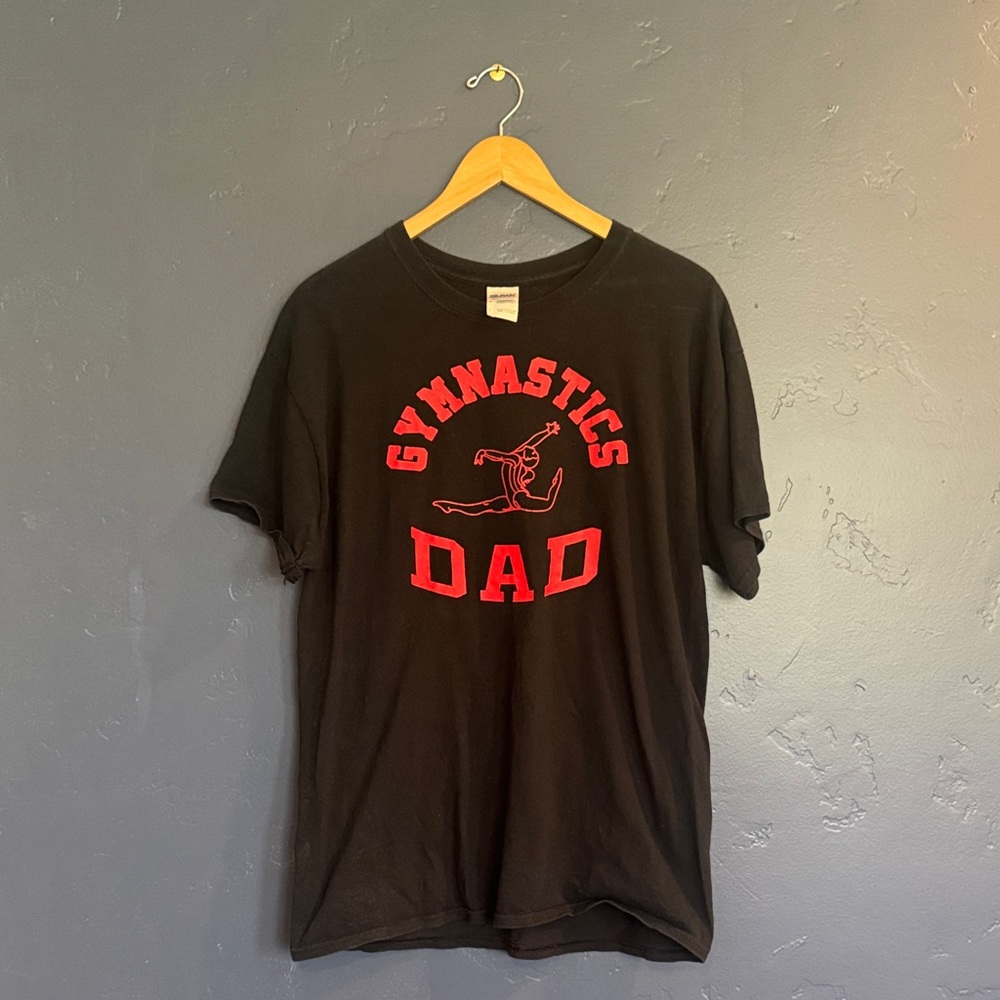Gildan Black Gymnastics Dad Tee sz L